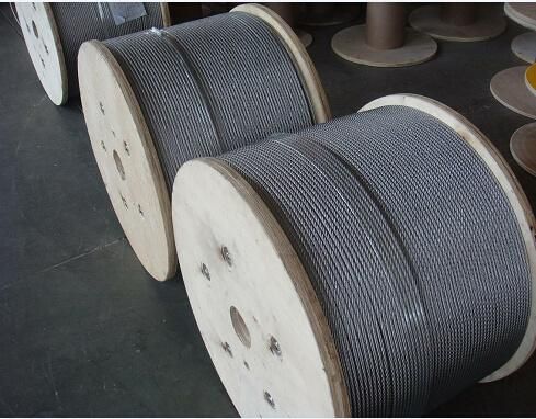 Lifting and Crane Ungalvanized Wire Rope 6X19 with Wooden Reel Packing